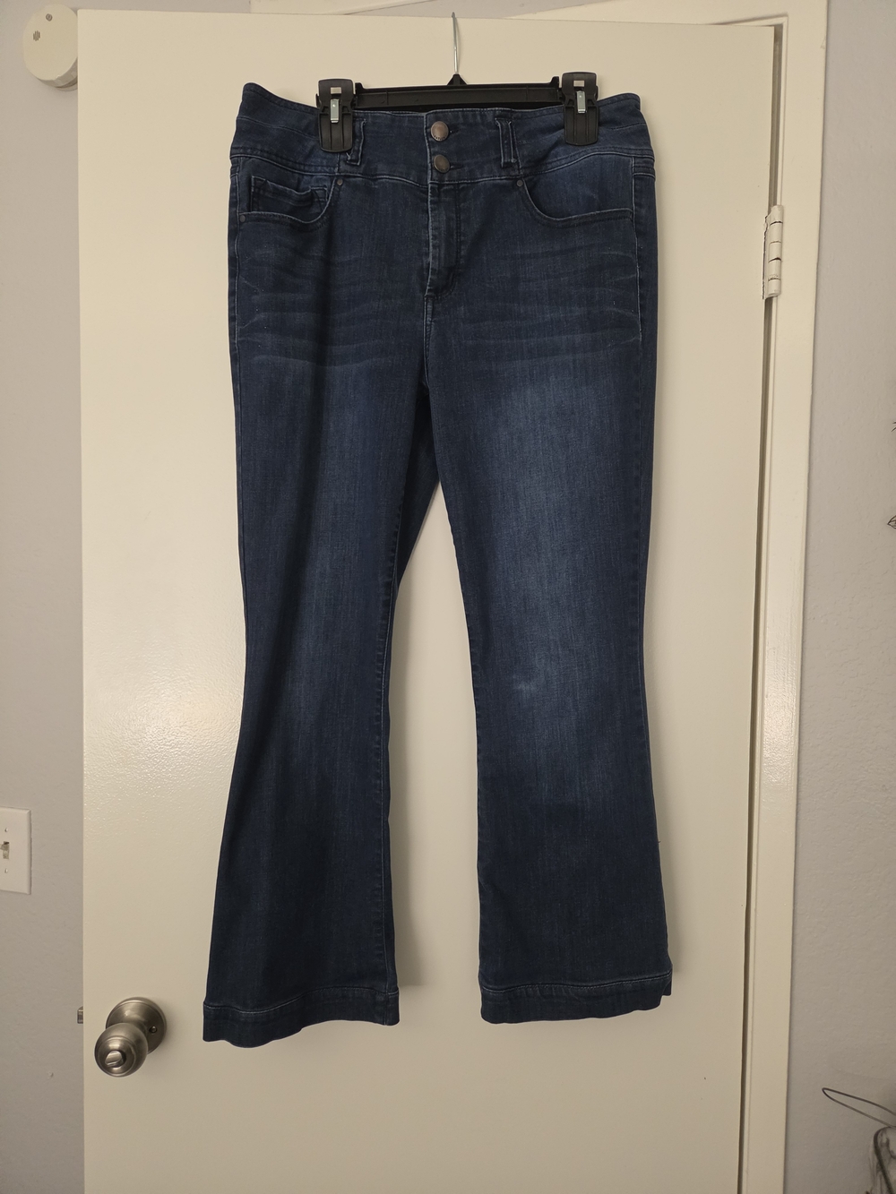 Refugee Bootcut Flare Jeans